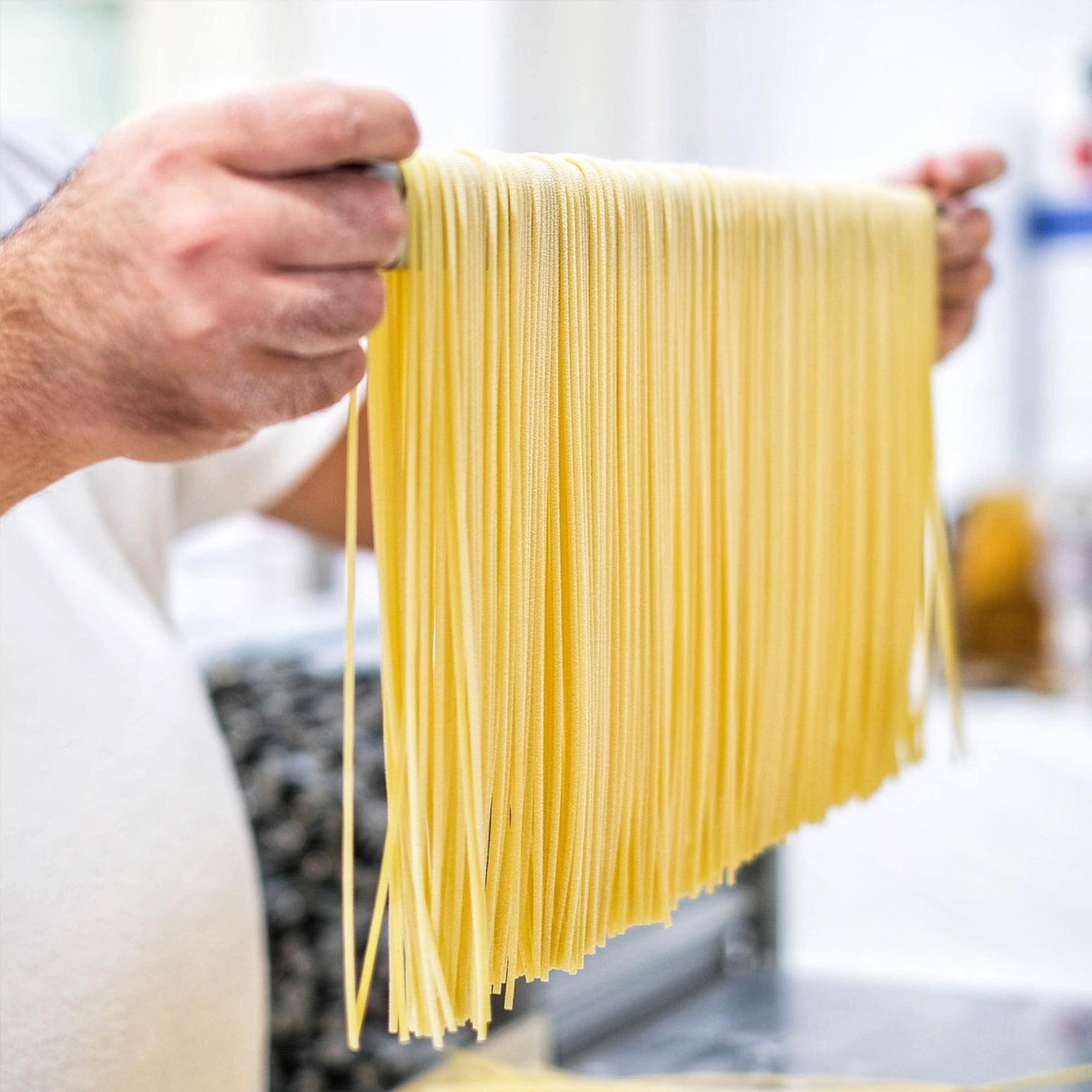 Knowing how to make pasta is a timeless art . Our company was born from the initiative and the innovation wish of the family Marulo, which aim was to produce a very high quality pasta that could be the expression of Torre Annunziata tradition. Today, our artesanal pasta is the result of a careful selection of the finest raw materials and of the traditional process that have always belonged to the culinary culture of Torre Annunziata.